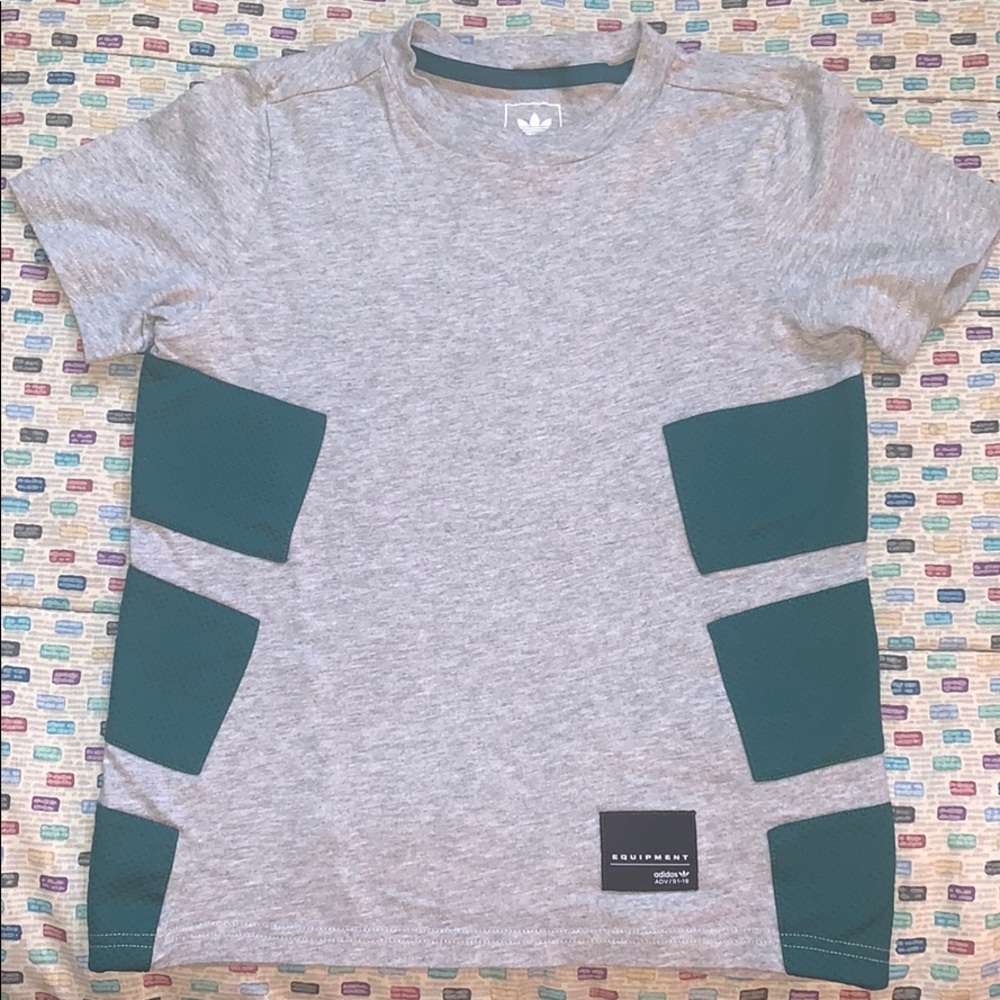 Boys Adidas Three stripe/ color block T-Shirt  👕